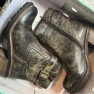 Diba true Craze Hot boots size 6.5-brand new in box. No flaws.